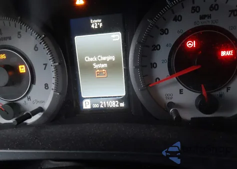 2016 Toyota Sienna Se 8 Passenger from USA, damaged, VIN 5TDXK3DC2GS746987